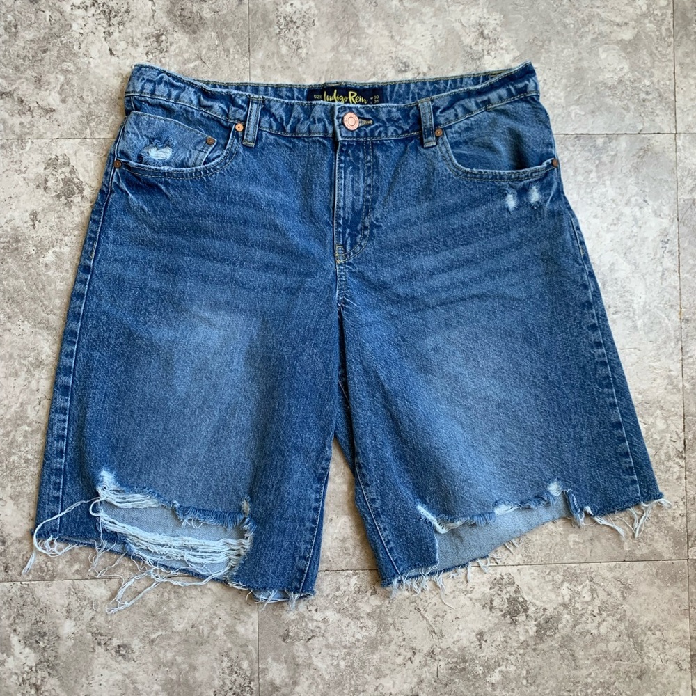 Indigo Rein Distressed Jean Shorts Size 30